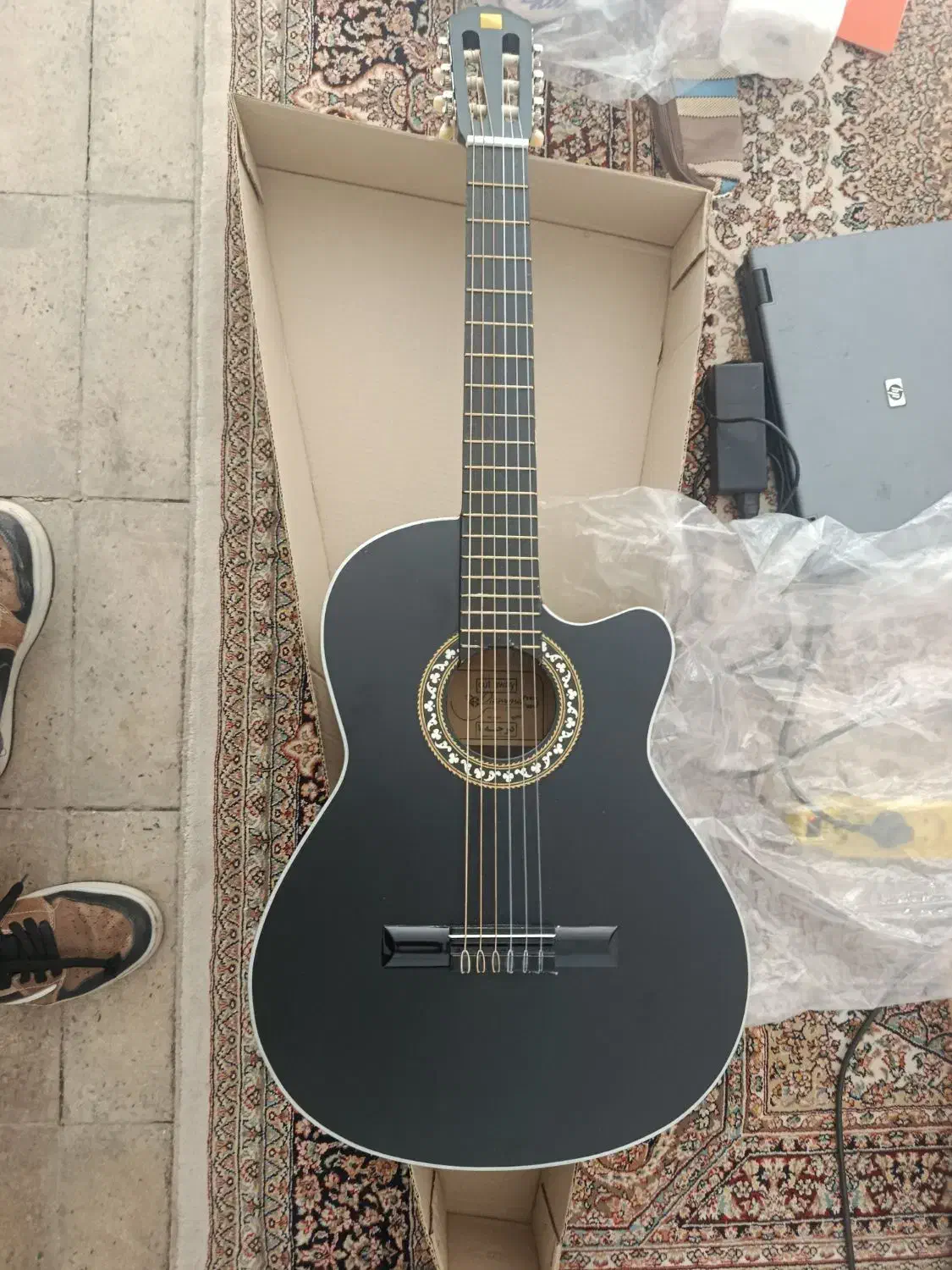 گیتار دیاموند|گیتار، بیس، امپلیفایر|هشتگرد, هیو|دیوار