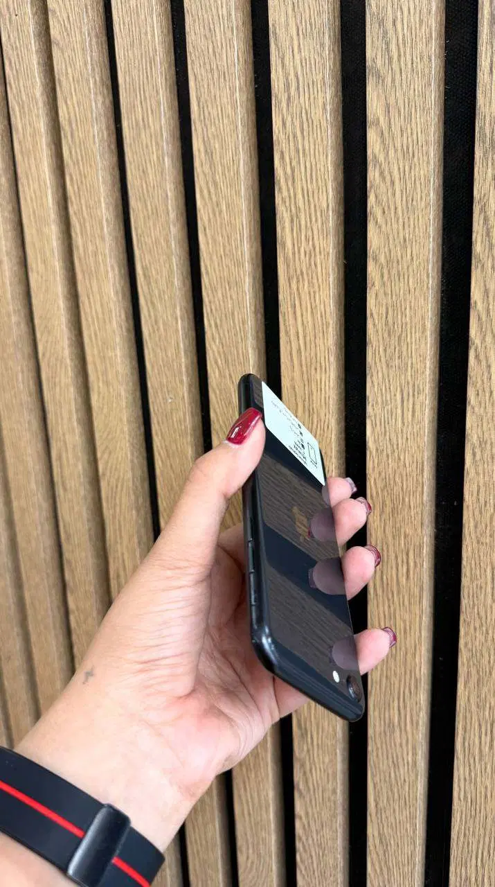 iphone se 2020|موبایل|همدان, |دیوار