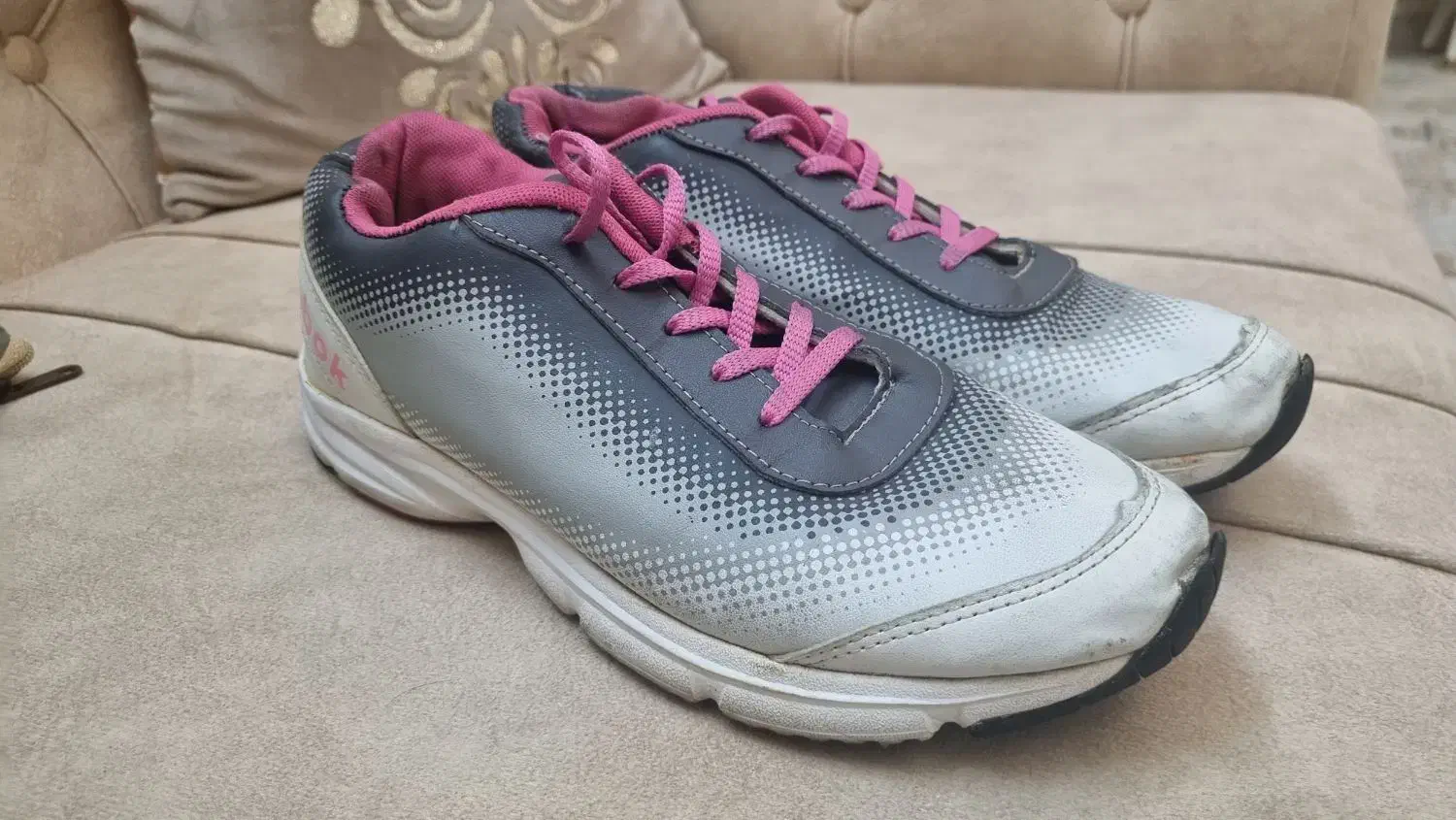 کتونی|کیف، کفش، کمربند|مشکین‌دشت, |دیوار