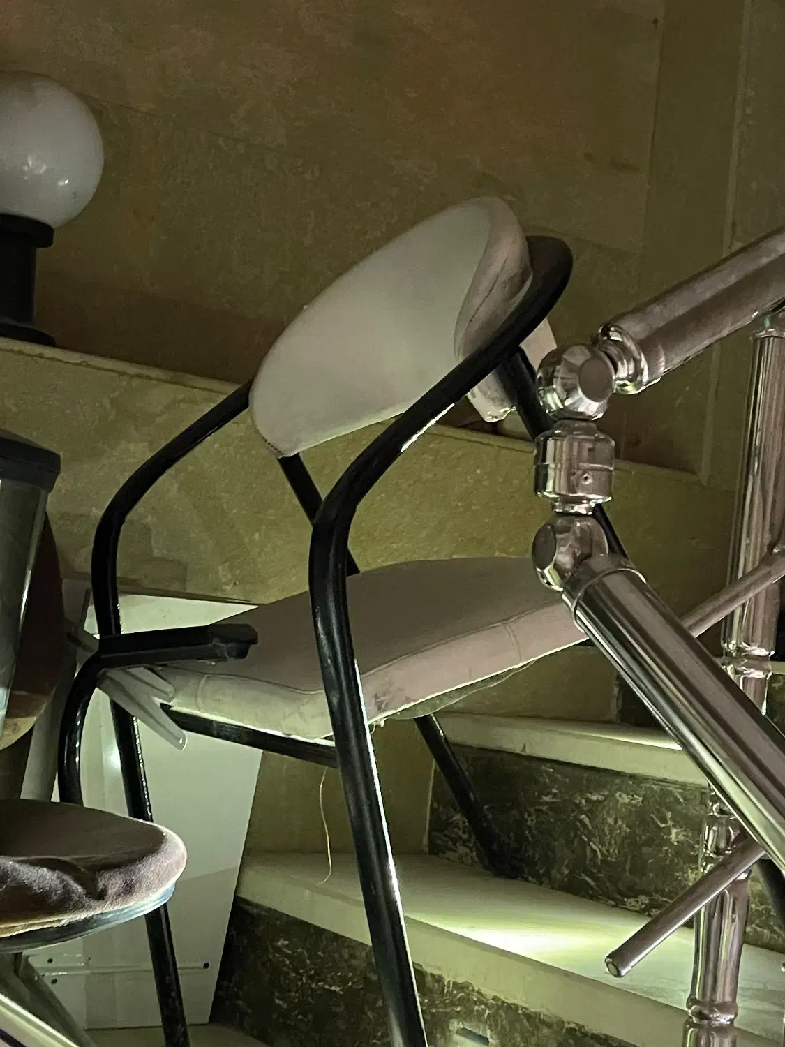 فروش صندلی تروتمیز|صندلی و نیمکت|سیرجان, |دیوار