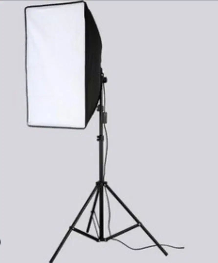 سافت باکس سافت لایت ۶۰۰وات پوشاک و تولیدمحتوا کامل|دوربین عکاسی و فیلمبرداری|تهران, لاله زار|دیوار