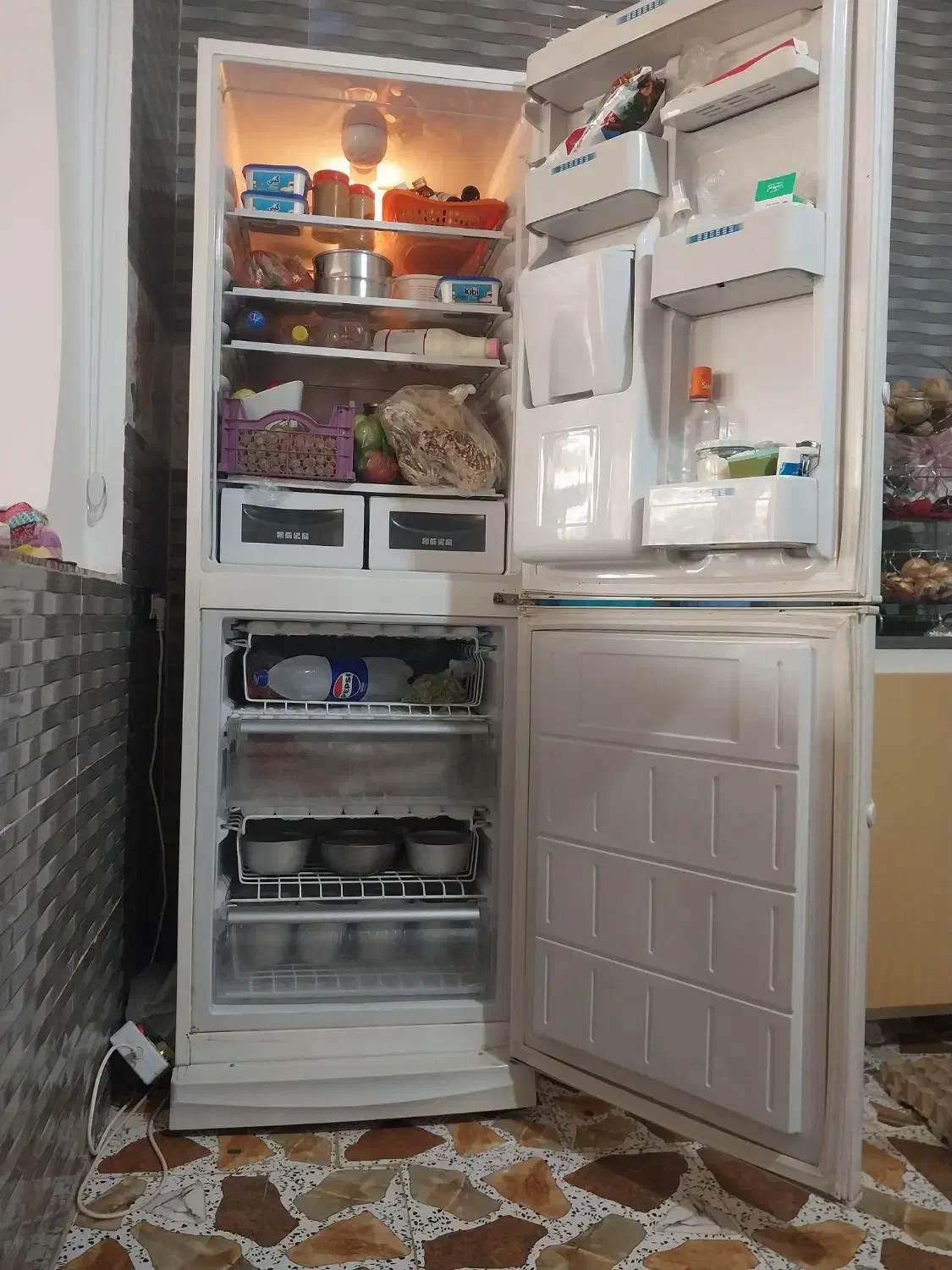 یخچال در حد نو شهرستان کوار|یخچال و فریزر|شیراز, اصلاح‌نژاد|دیوار