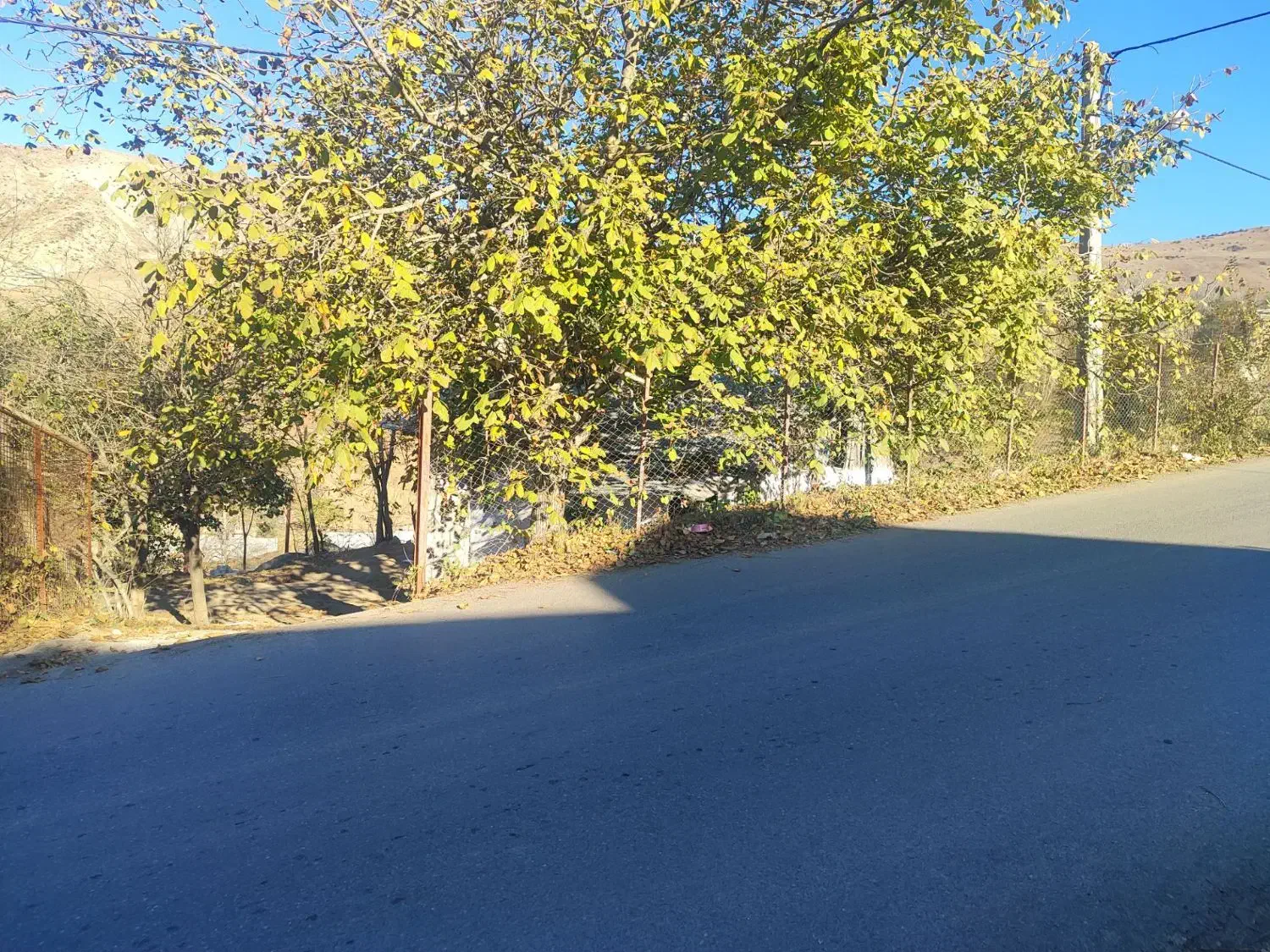 زمین مسکونی همراه خانه کلنگی|فروش زمین و ملک کلنگی|بره‌سر, |دیوار