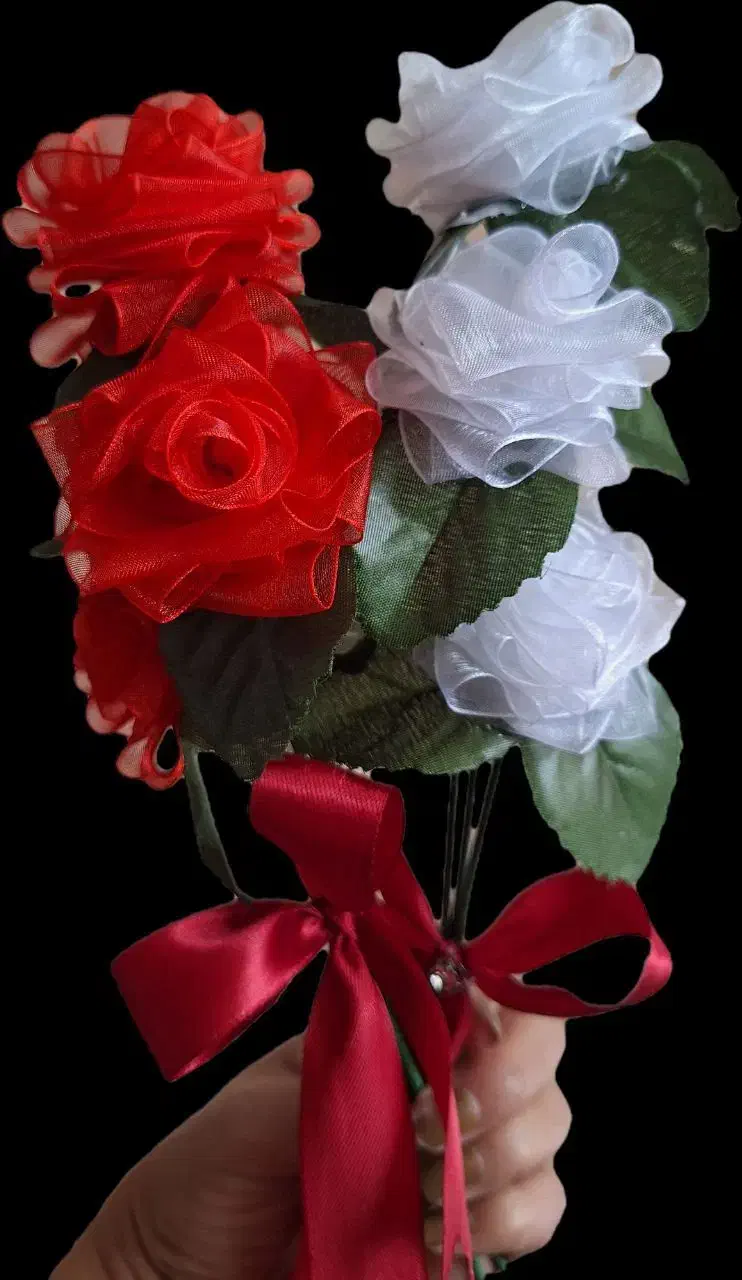 شاخه گل سه تایی فقط ۷۰ تومان|گل مصنوعی|ملکان, |دیوار