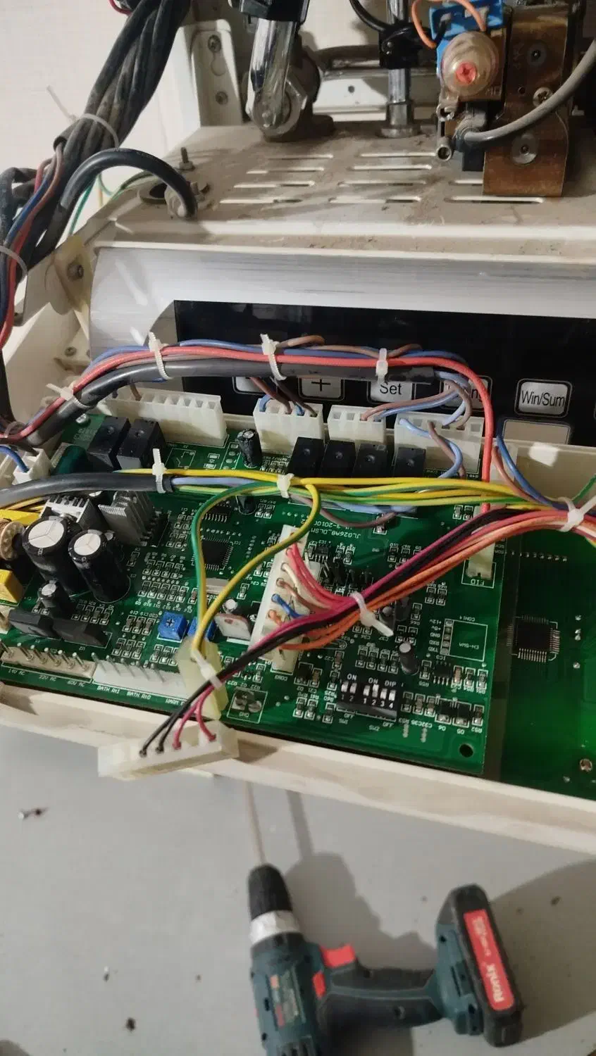 تعمیرات تخصصی پکیج،آبگرمکن و رادیاتور نماینده رسمی|خدمات پیشه و مهارت|میانه, |دیوار