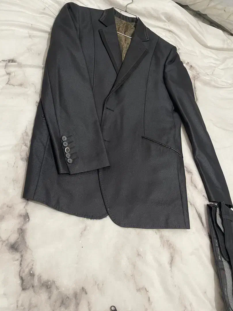 کت وشلوار مردانه|لباس|شیراز, محراب|دیوار