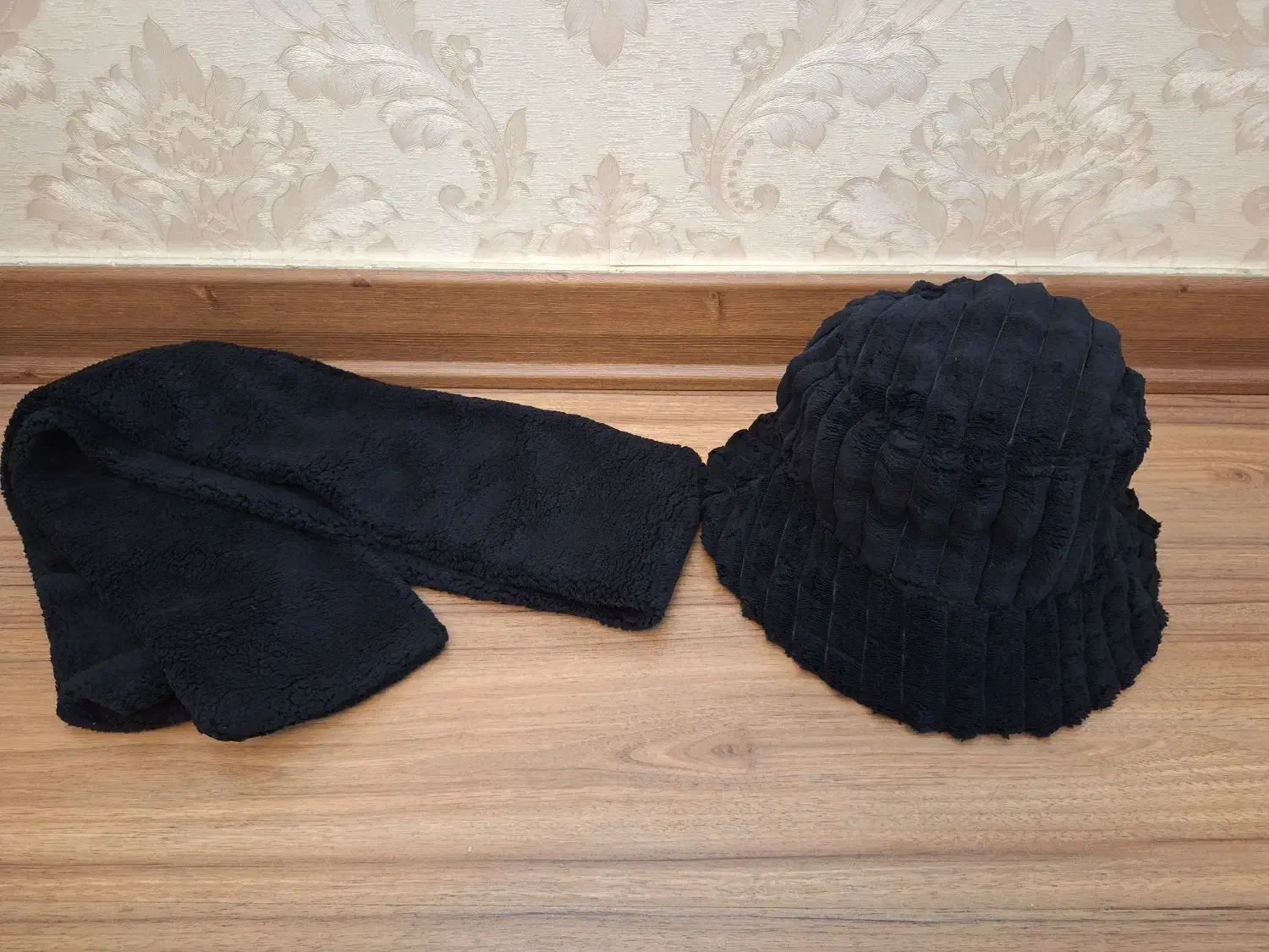 کلاه و شال|لباس|بجنورد, |دیوار