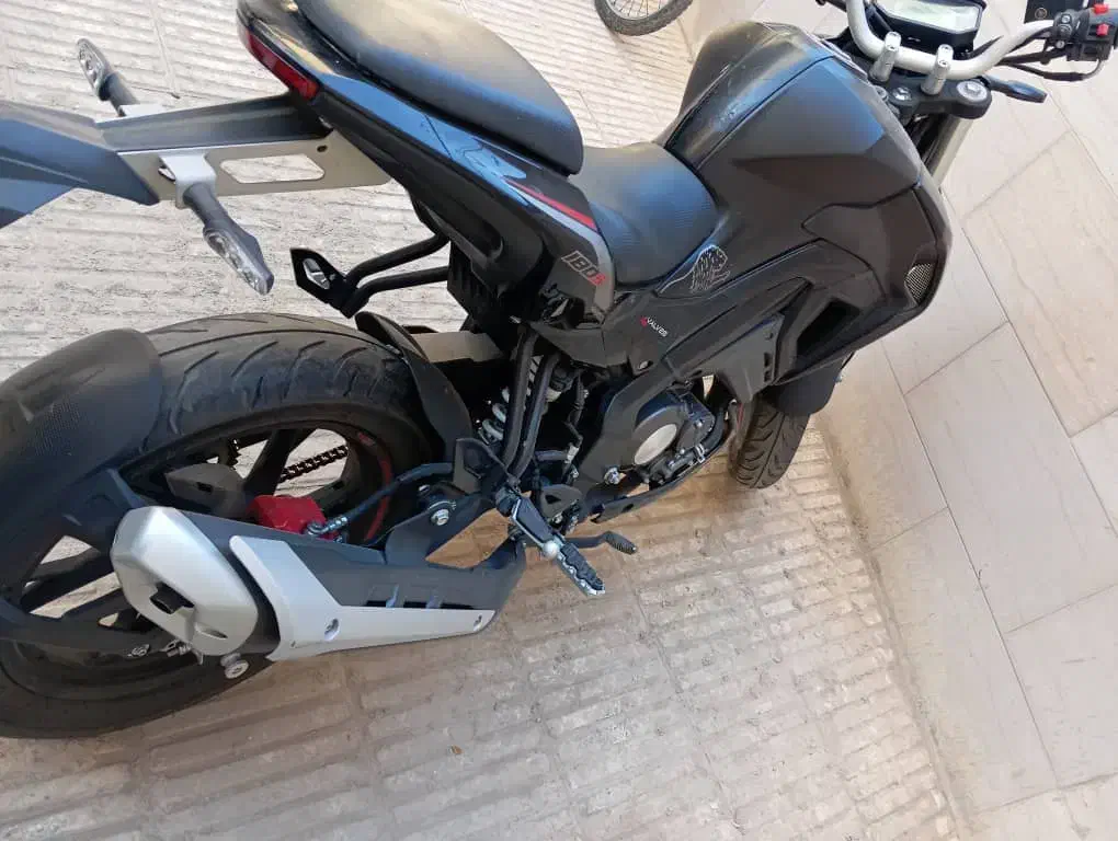 بنای۱۸۰|موتورسیکلت|سمنان, |دیوار