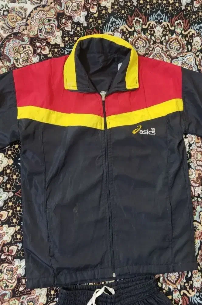 سویشرت کاپشن لباس فرم شلوارلی ست ورزشی کلاه بافت|کفش و لباس بچه|قم, باجک یک|دیوار