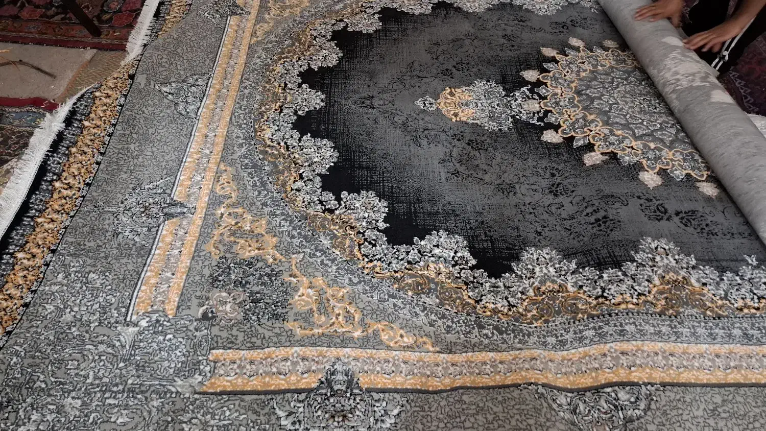 فرش ۱۲و۹متری چندین جفت یک نقش ۷۰۰شانه کاشان|فرش|گنبد کاووس, |دیوار