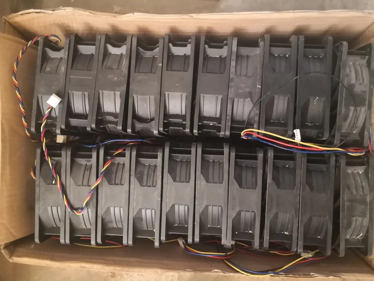 فن نو و آکبند و سالم فن 14*14-فن12*12|قطعات و لوازم جانبی رایانه|شیراز, حومه شیراز|دیوار