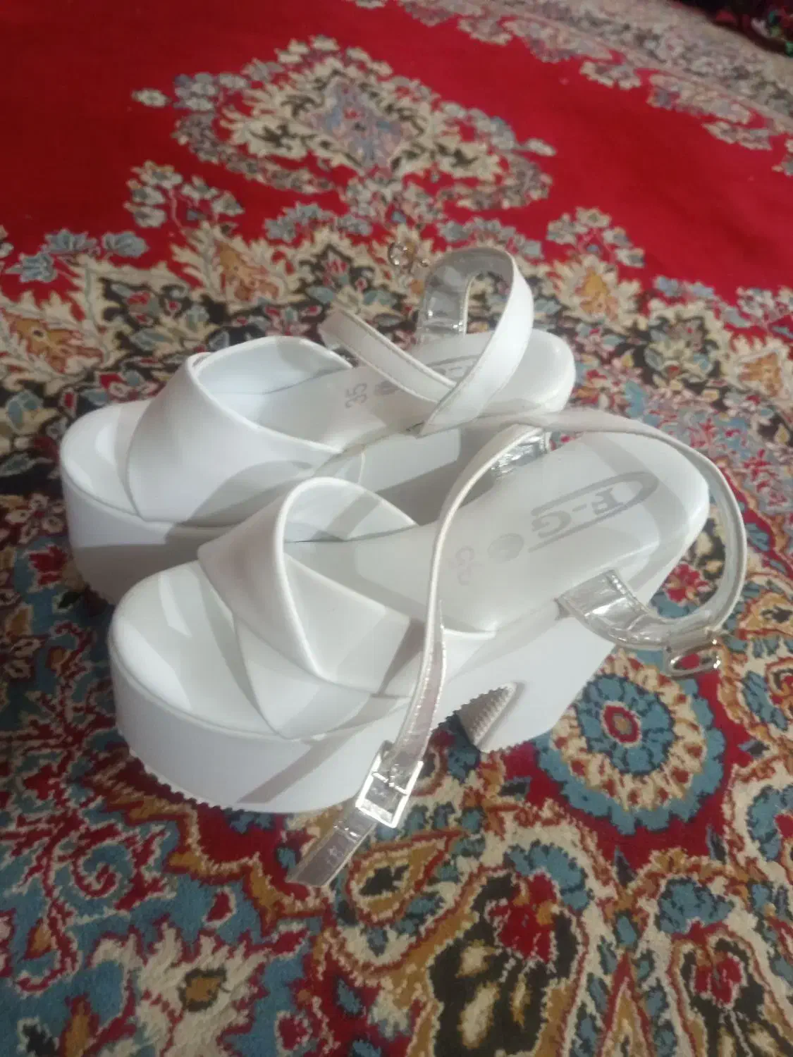 صندل|کیف، کفش، کمربند|دهدشت, |دیوار