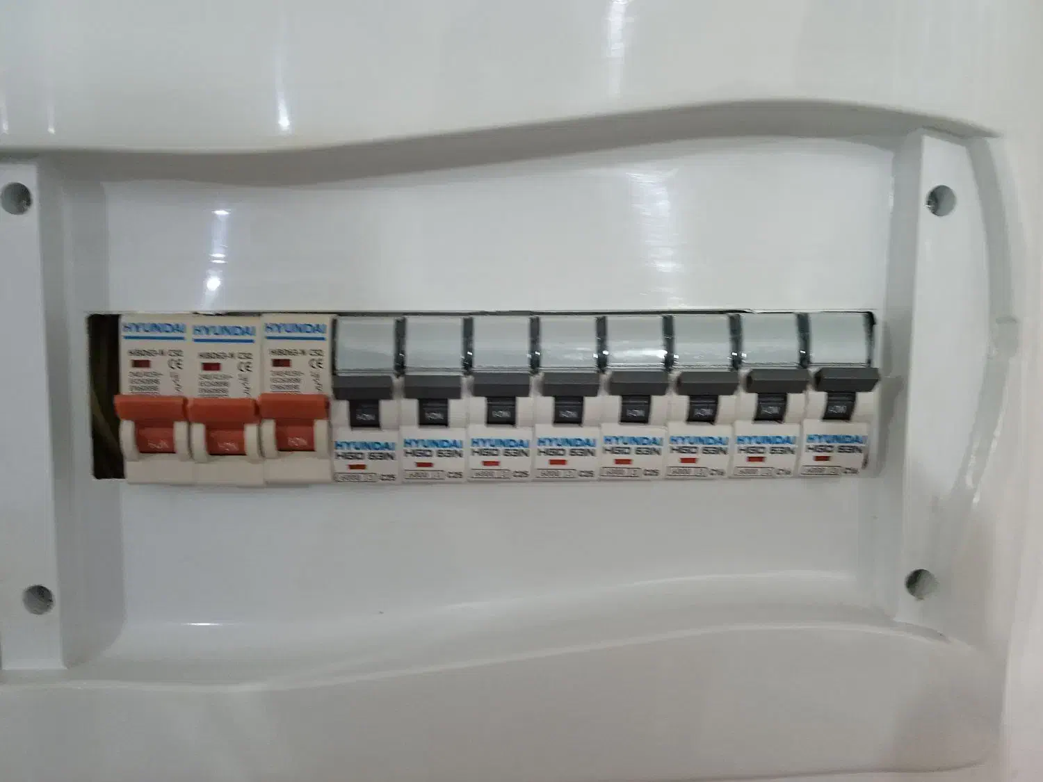 برقکار رشت و خدمات برق منصفانه|خدمات پیشه و مهارت|رشت, دیلمان|دیوار