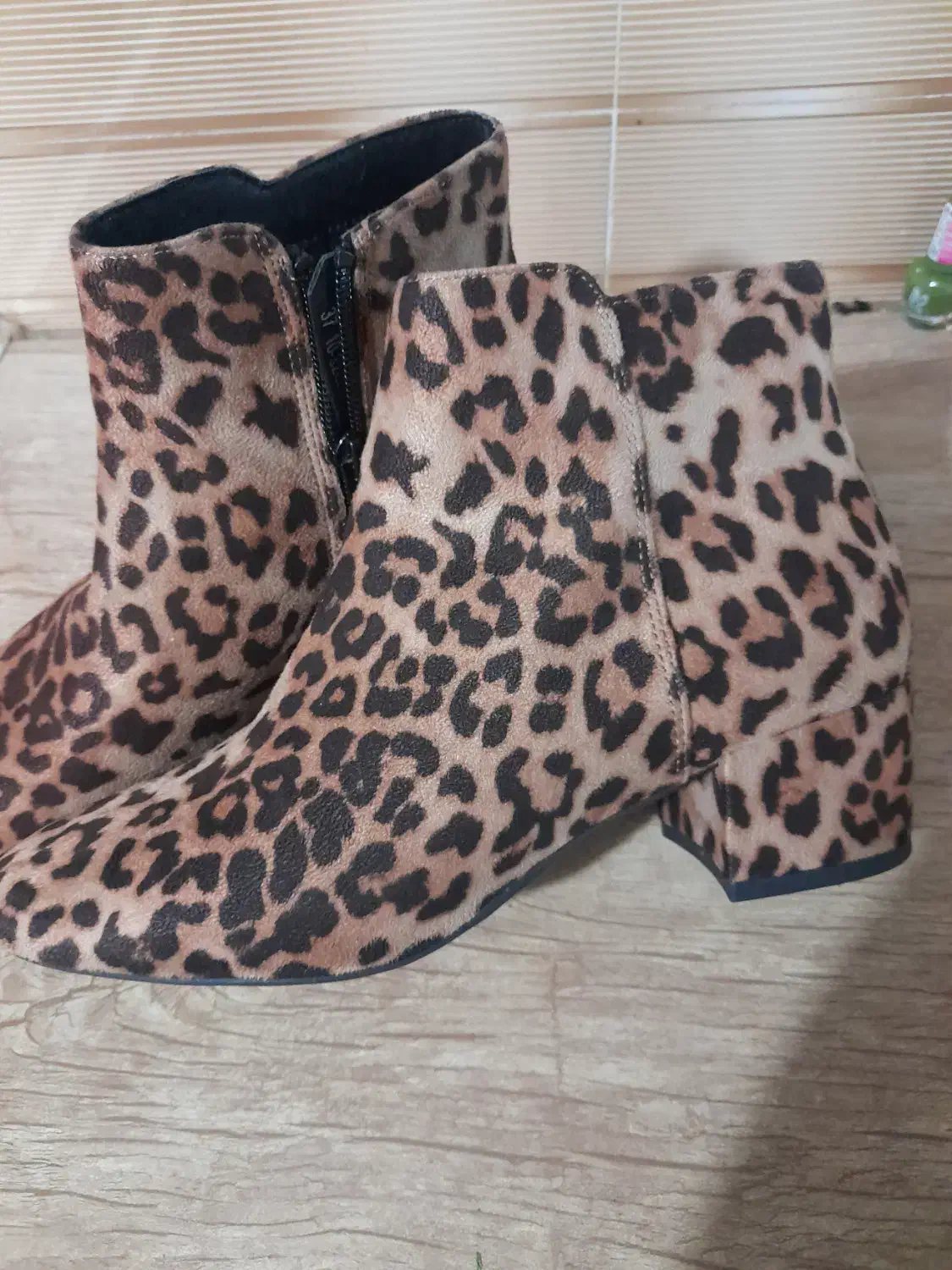 نیم بوت نونو|کیف، کفش، کمربند|پاکدشت, پاکدشت (مامازند)|دیوار