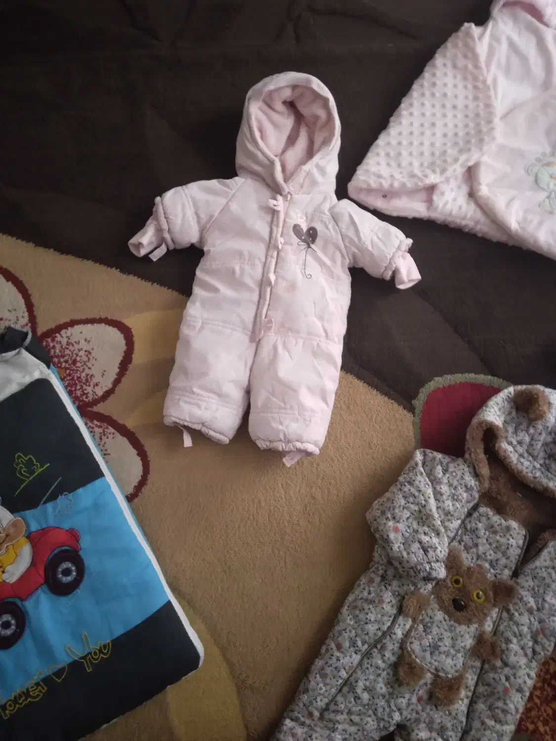 سه عدد سرهمی کودک|کفش و لباس بچه|پیشوا, |دیوار