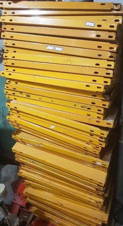 تعدادی قفسه|کتابخانه، شلف، قفسه‌های دیواری|پردیس, فاز ۱|دیوار