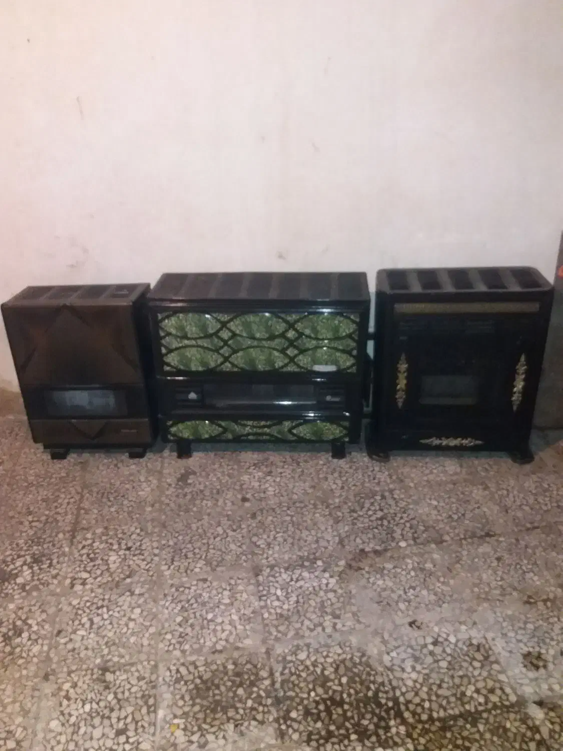 بخاری گازی بزرگ وکوچک|بخاری، هیتر، شومینه|رشت, ولکس|دیوار