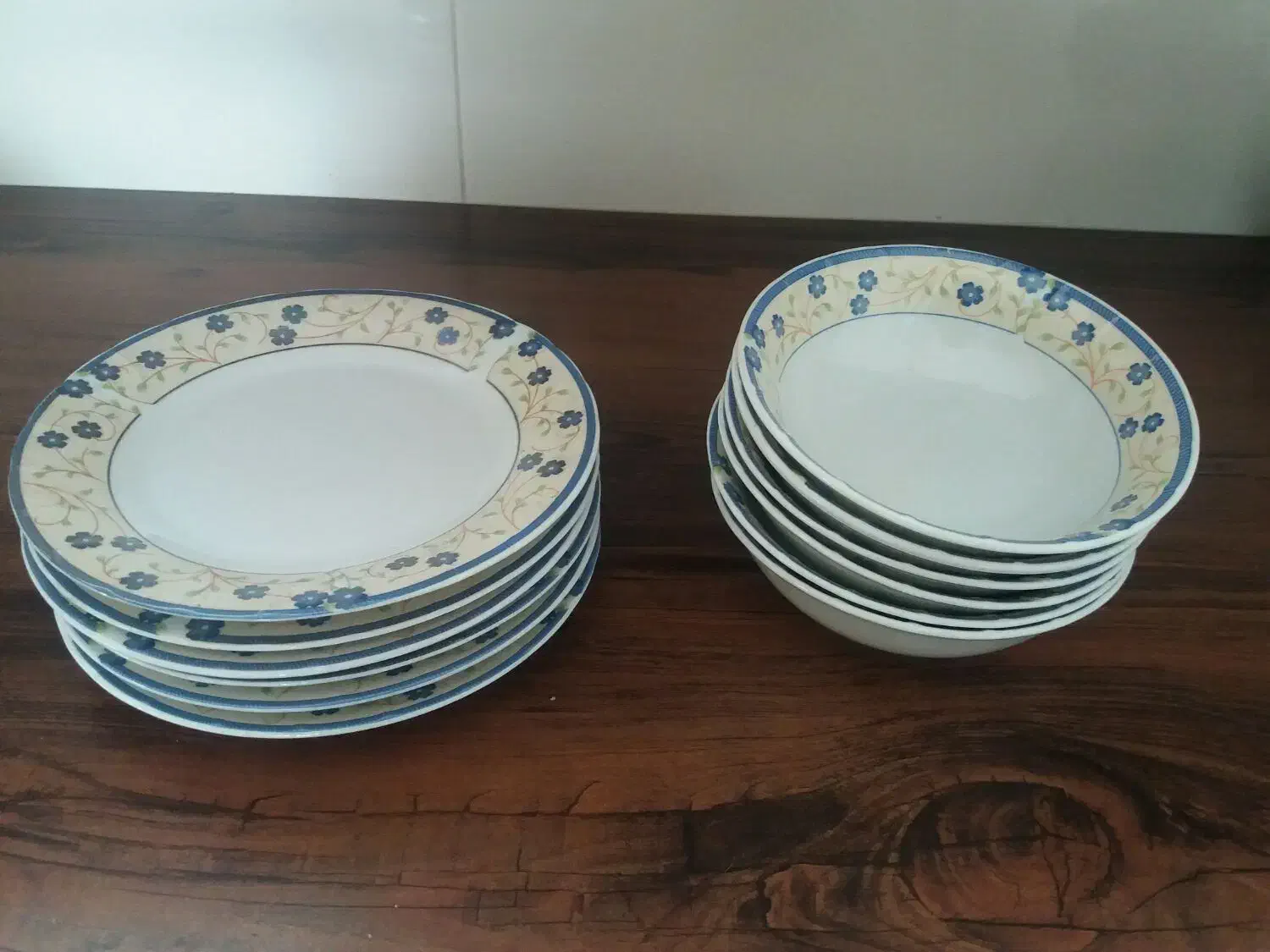 پیاله وپیش دستی چینی  قدیمی|کلکسیون اشیاء عتیقه|ساری, |دیوار