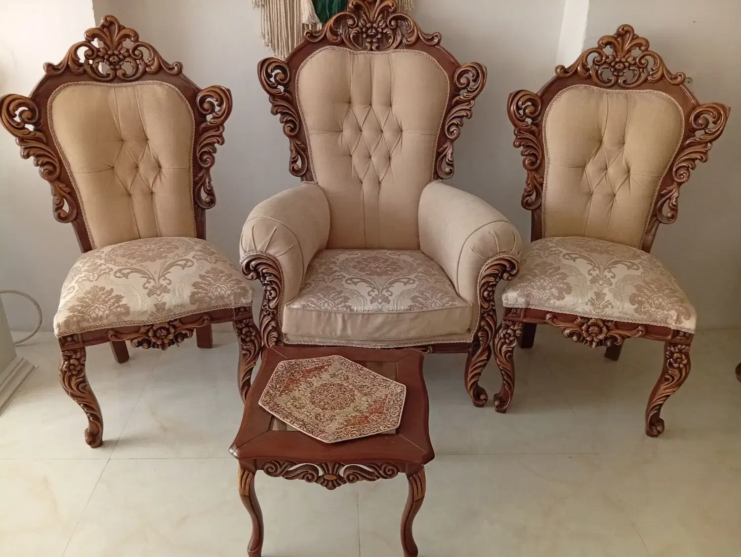 فروش مبل و نهار خوری سلطنتی در حد نو نو|مبلمان خانگی و میز عسلی|مشهد, شهید بهشتی|دیوار