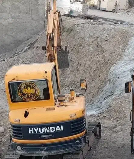مینی بیل r60 هیوندا ۲۰۱۵|خودرو سنگین|تهران, فرمانیه|دیوار