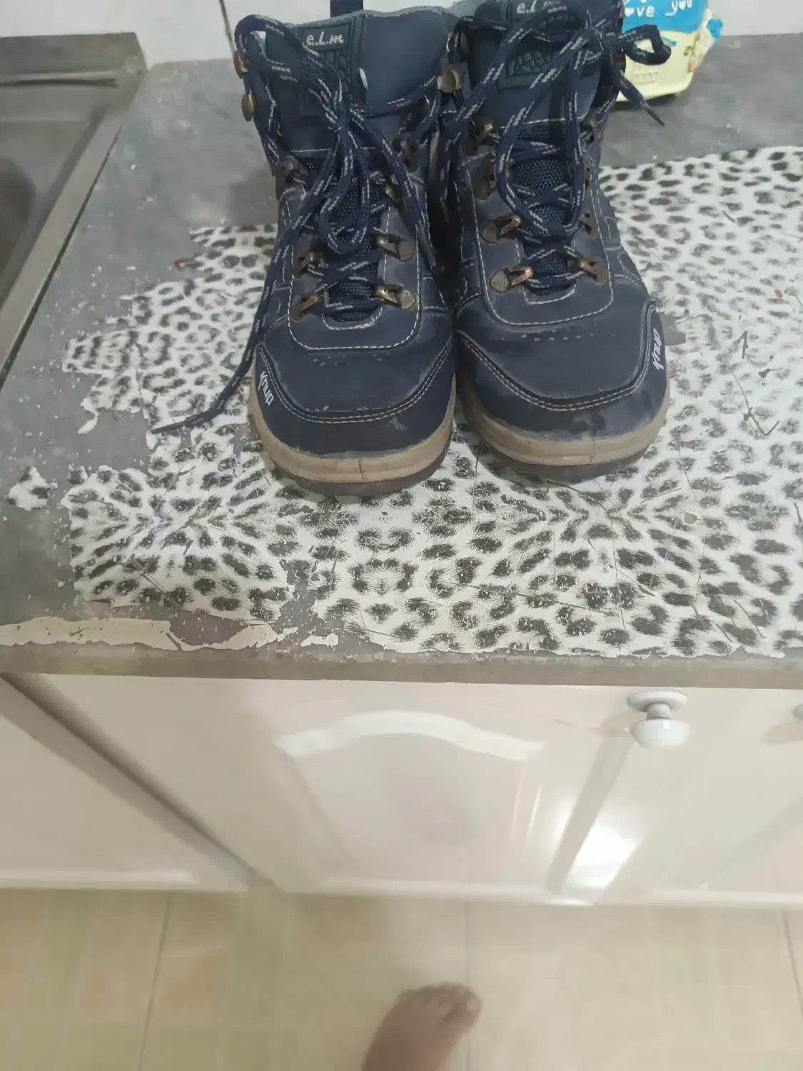 کفش پوتین و ورزشی سالن ی و چمنی درجه 1|کیف، کفش، کمربند|گنبد کاووس, |دیوار