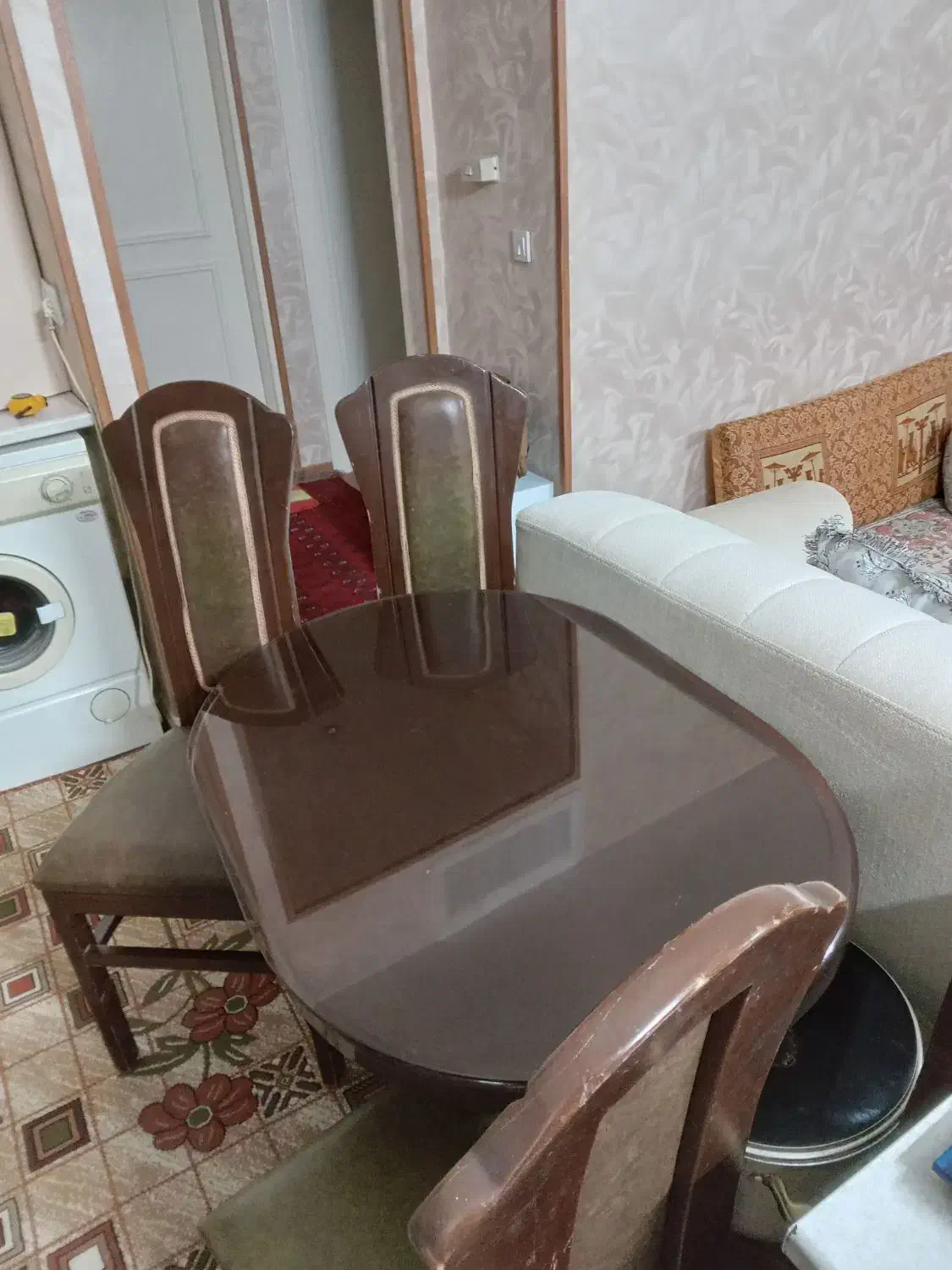 نهار خوری ۴ نفره چوب|میز و صندلی غذاخوری|مشهد, جاهد شهر|دیوار