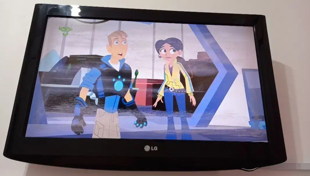 تلویزیون ال جی|تلویزیون و پروژکتور|رشت, رودبارتان|دیوار