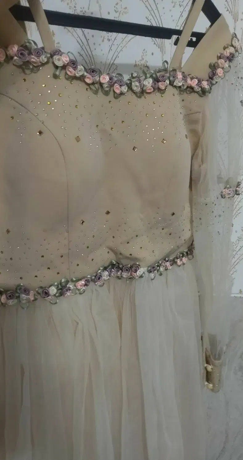 لباس مجلسی|لباس|یزد, |دیوار