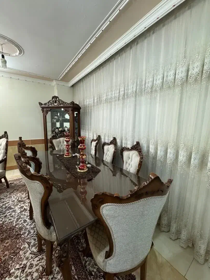 مبلمان سلطنتی با میزناهارخوری در حد نو بسیار تمیز|مبلمان خانگی و میز عسلی|شاهین‌شهر, خانه کارگر|دیوار