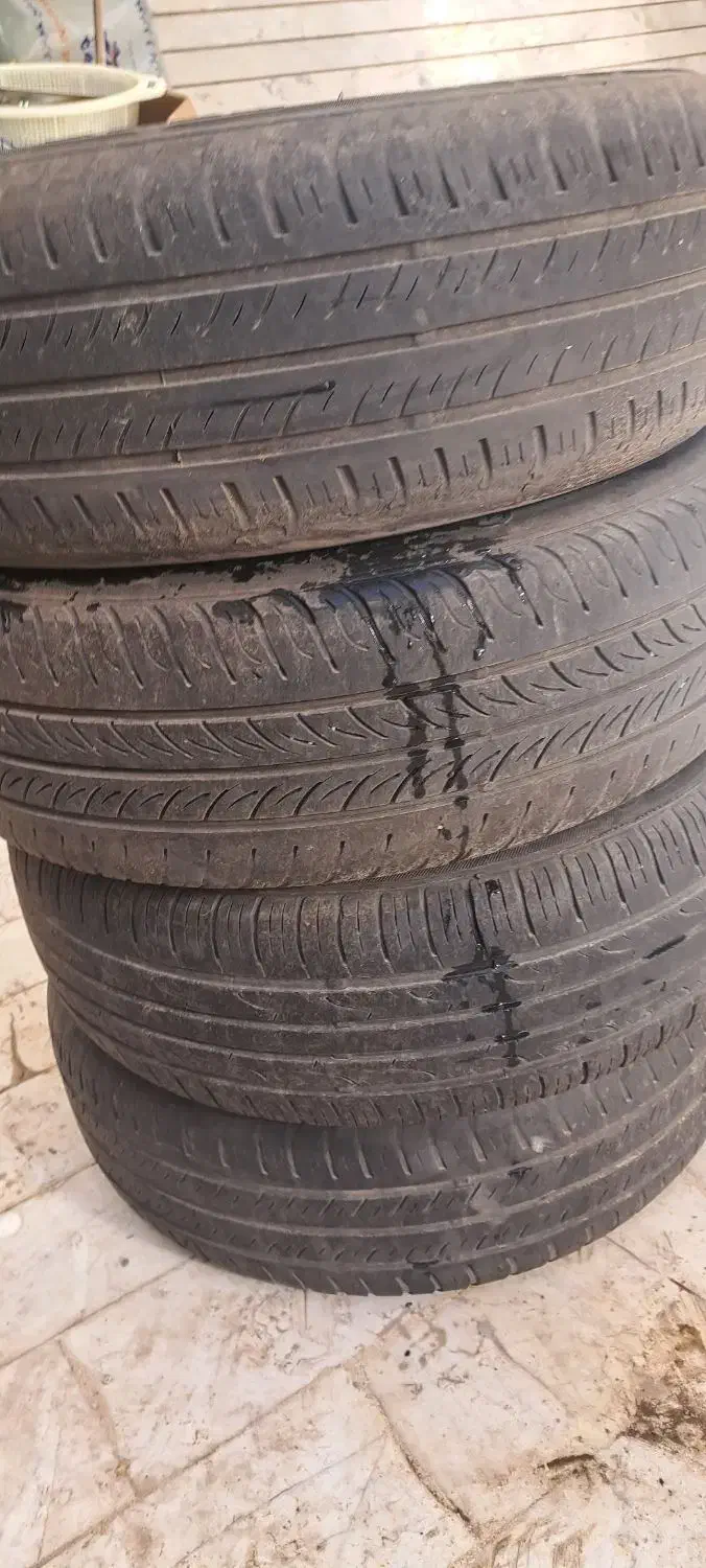 لاستیک سمند|قطعات یدکی و لوازم جانبی|قم, قلعه عموحسین|دیوار