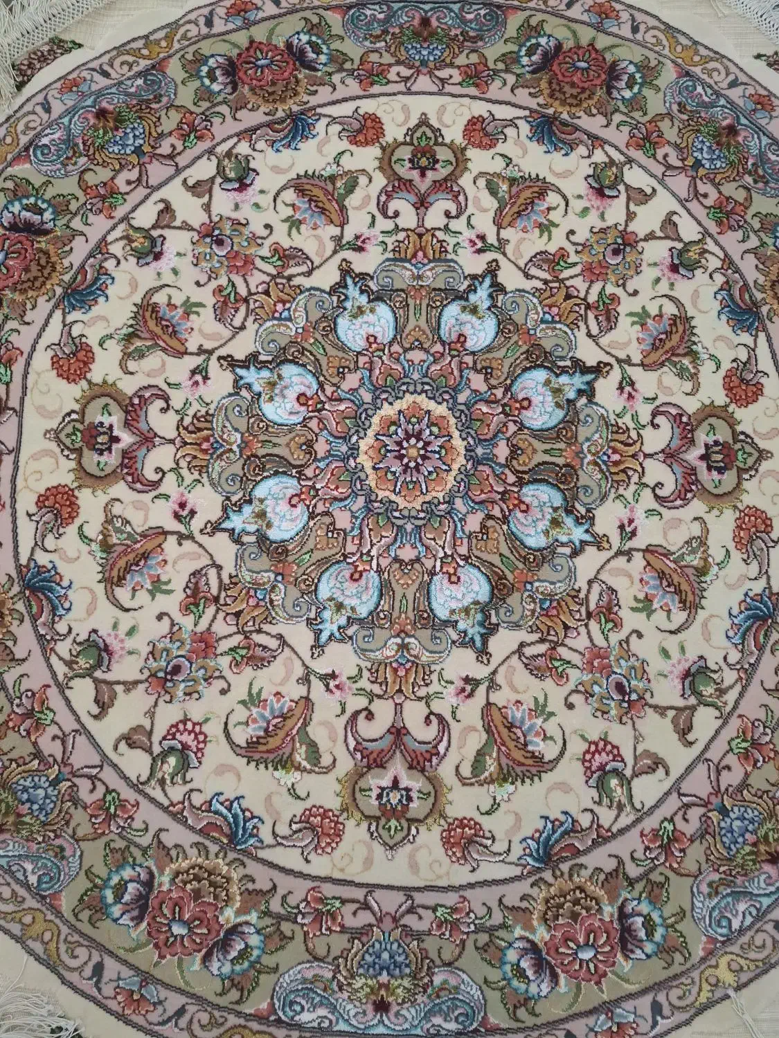 فرش گرد اندازه یک متر ونیم در یک متر ونیم دستباف|فرش|تبریز, |دیوار