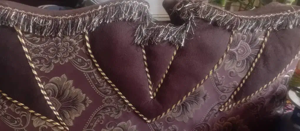 پشتی|پشتی|شیراز, کوشک میدان|دیوار