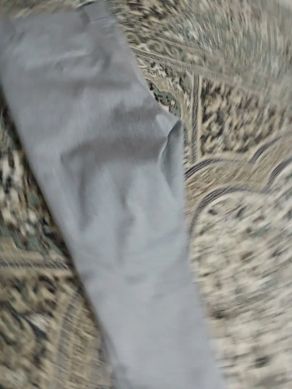 چند دست لباس|لباس|لنجان, |دیوار