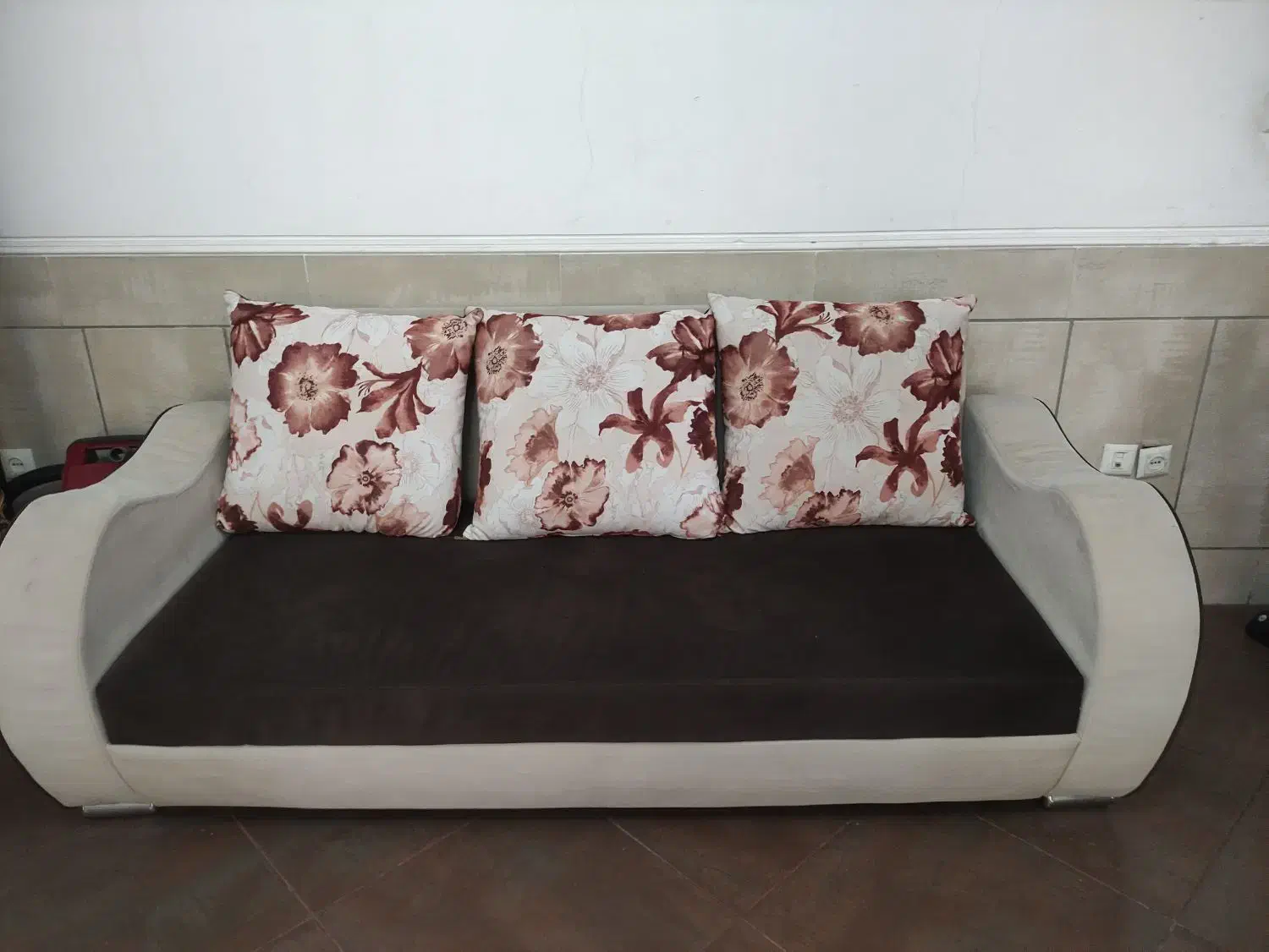 مبل راحتی|مبلمان خانگی و میز عسلی|شیراز, انجیر|دیوار