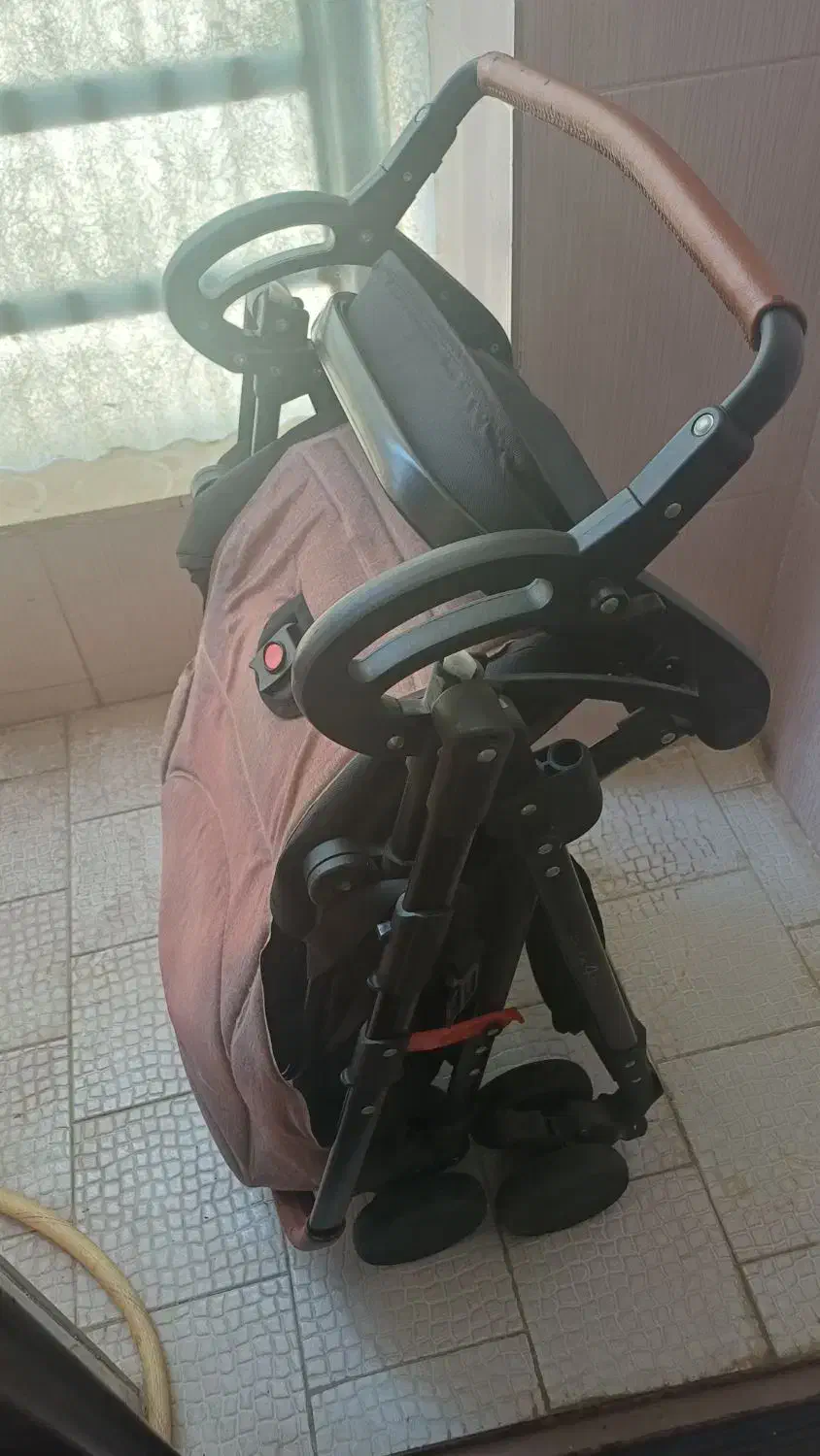 کالسکه تاشو مسافرتی بی بی فور لایف آلمان|کالسکه و لوازم جانبی|صباشهر, |دیوار