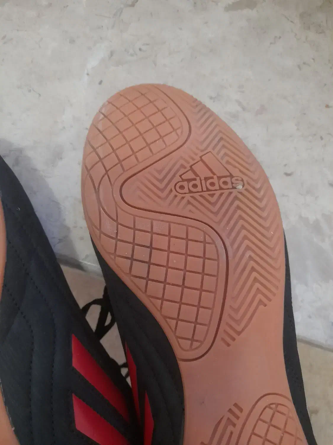 کفش سالنی|تجهیزات ورزشی|صفادشت, |دیوار