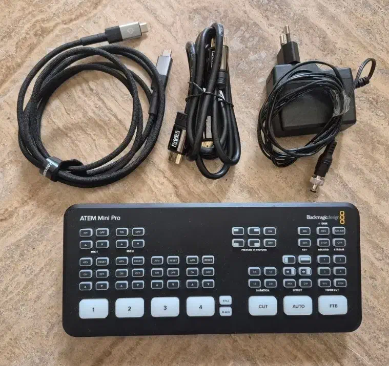 سوییچر میکسر تصویر بلک مجیک مینی پرو Atem Mini Pro|صوتی و تصویری|تهران, ظفر|دیوار