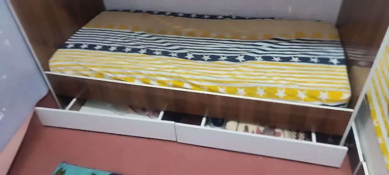 تخت دوطبقه|تخت و سرویس خواب|شاهین‌شهر, مسکن مهر|دیوار