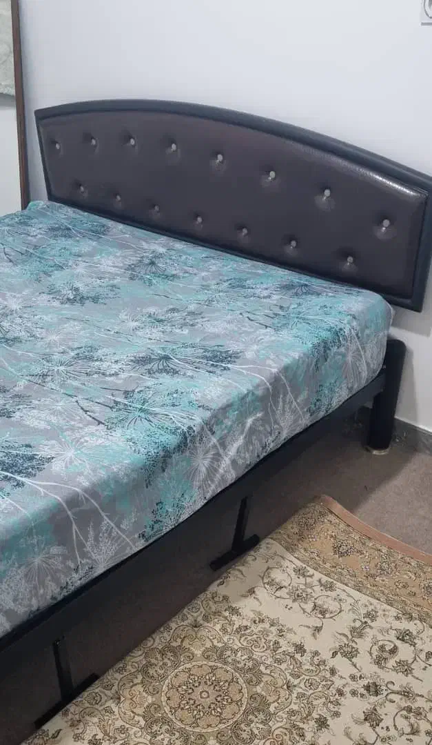 تخت فلزی|تخت و سرویس خواب|قم, شهرک امام حسن|دیوار