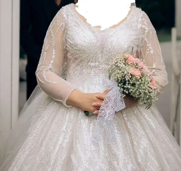 لباس عروسی .|لباس|صفادشت, |دیوار