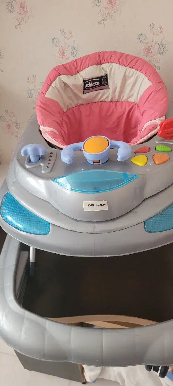 کریر و روروئک|کالسکه و لوازم جانبی|اصفهان, خوراسگان|دیوار