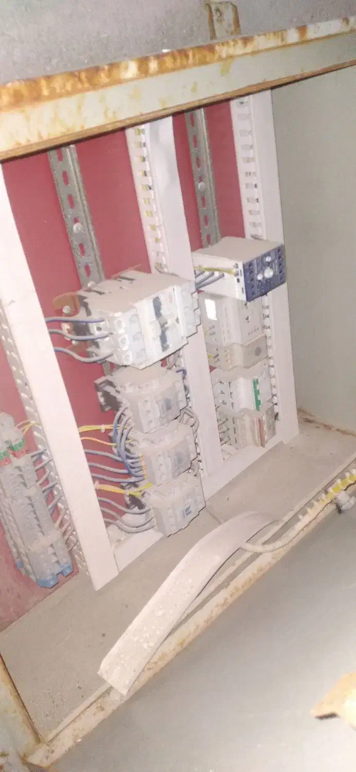 تابلو برق|ماشینآلات صنعتی|نجفآباد, جلال آباد|دیوار