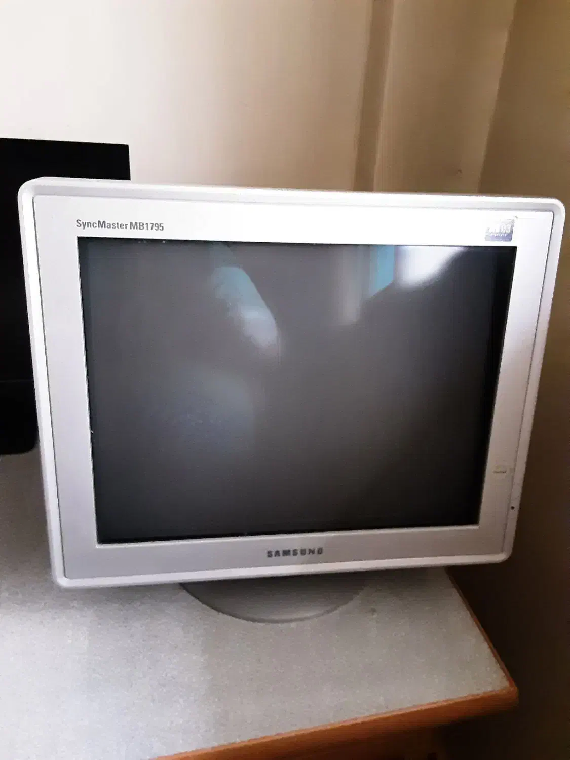 مانیتور سالم سالم در حد نو|رایانه رومیزی|تهران, اسکندری|دیوار