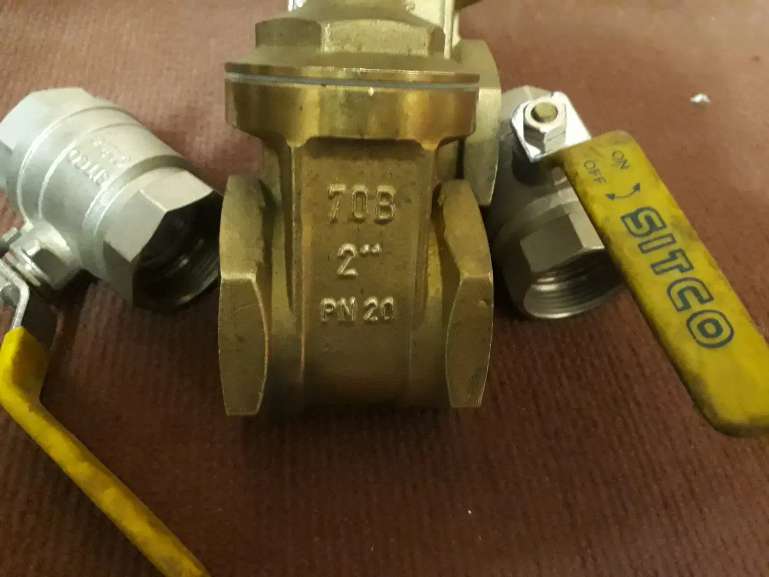 شیر فلکه کشویی 2اینچ و شیر گازی11/4 اینچ|مصالح و تجهیزات ساختمان|تهران, صادقیه|دیوار