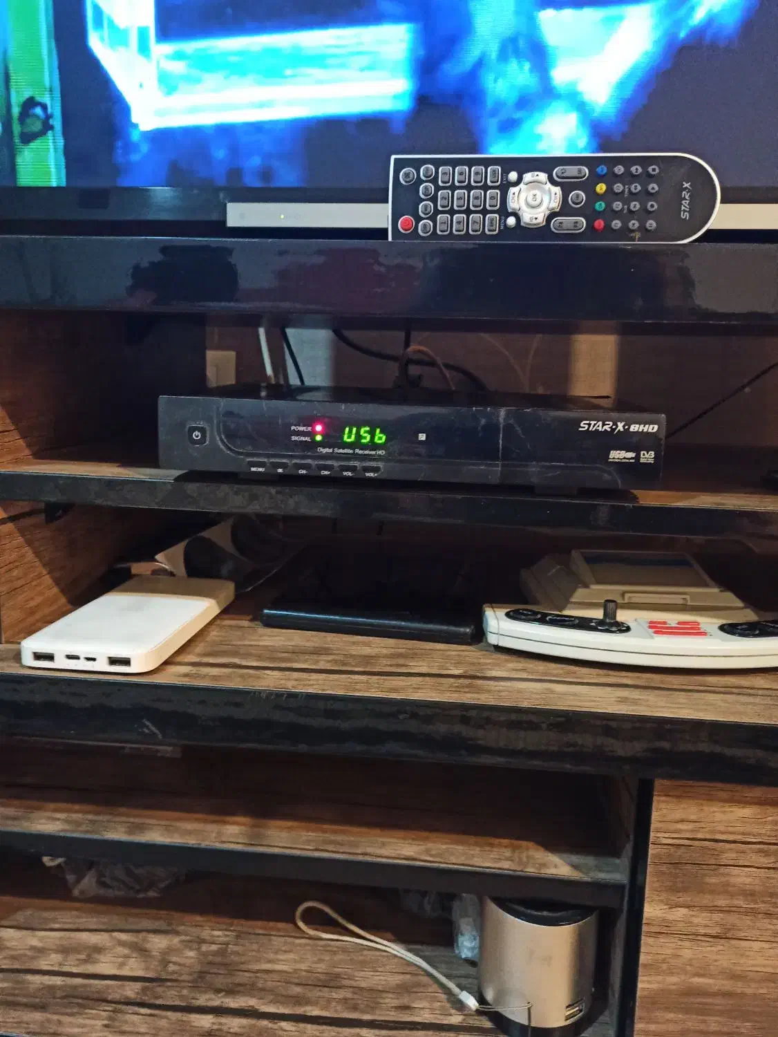 گیرنده جدید|صوتی و تصویری|هشتگرد, شهرک راه آهن|دیوار