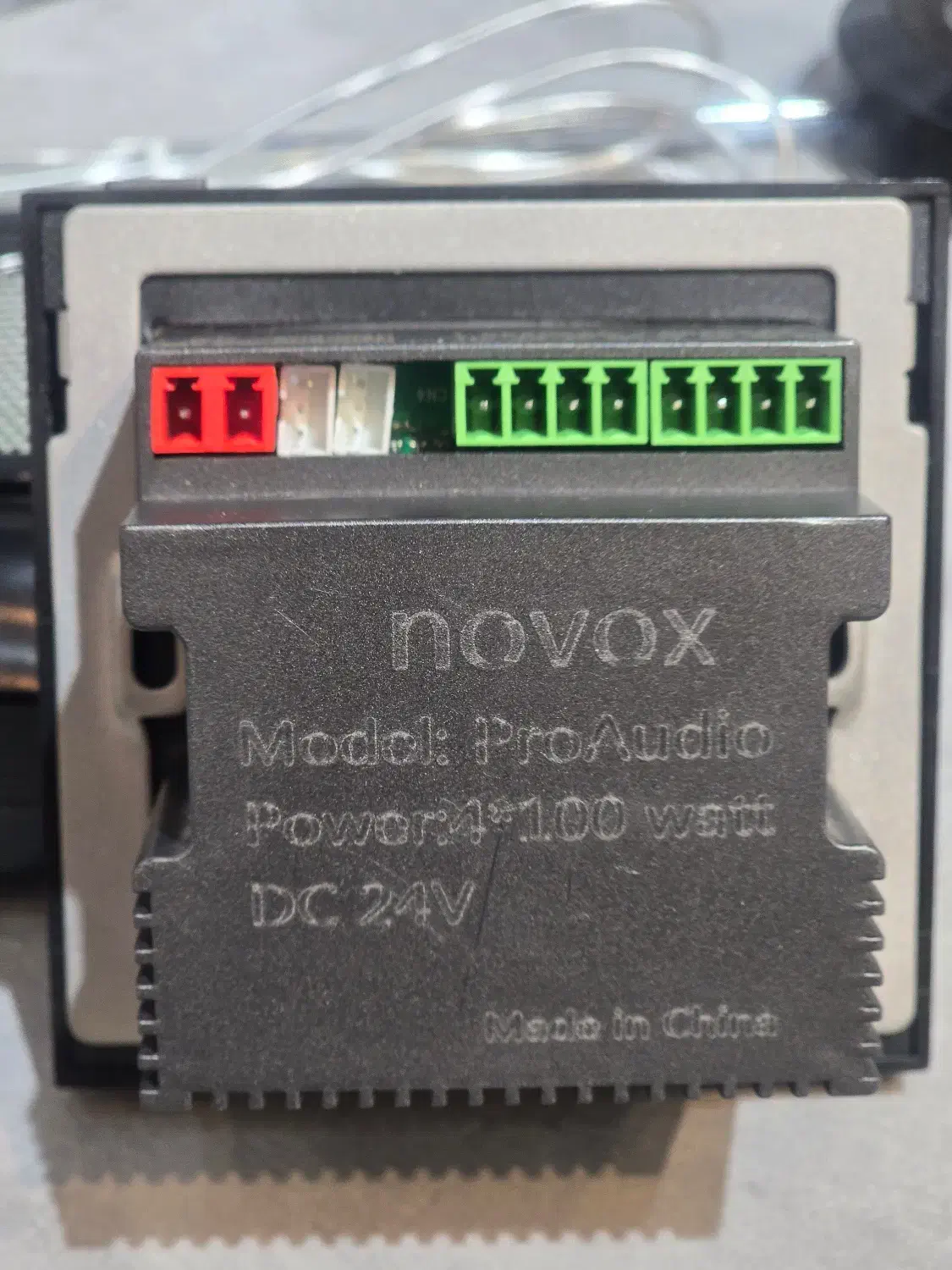 آمپلی فایر دیواری ۴۰۰ وات فول تاچ novox|سیستم صوتی خانگی|شیراز, وصال|دیوار