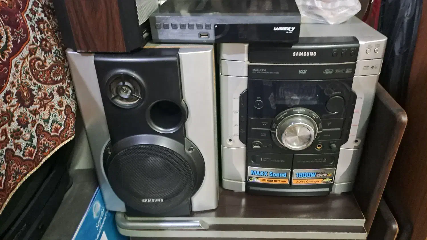 مبل،تلویزیون،تخت خواب ۲نفره با تشک،پخش صوتی|مبلمان خانگی و میز عسلی|رشت, گلباغ نماز|دیوار