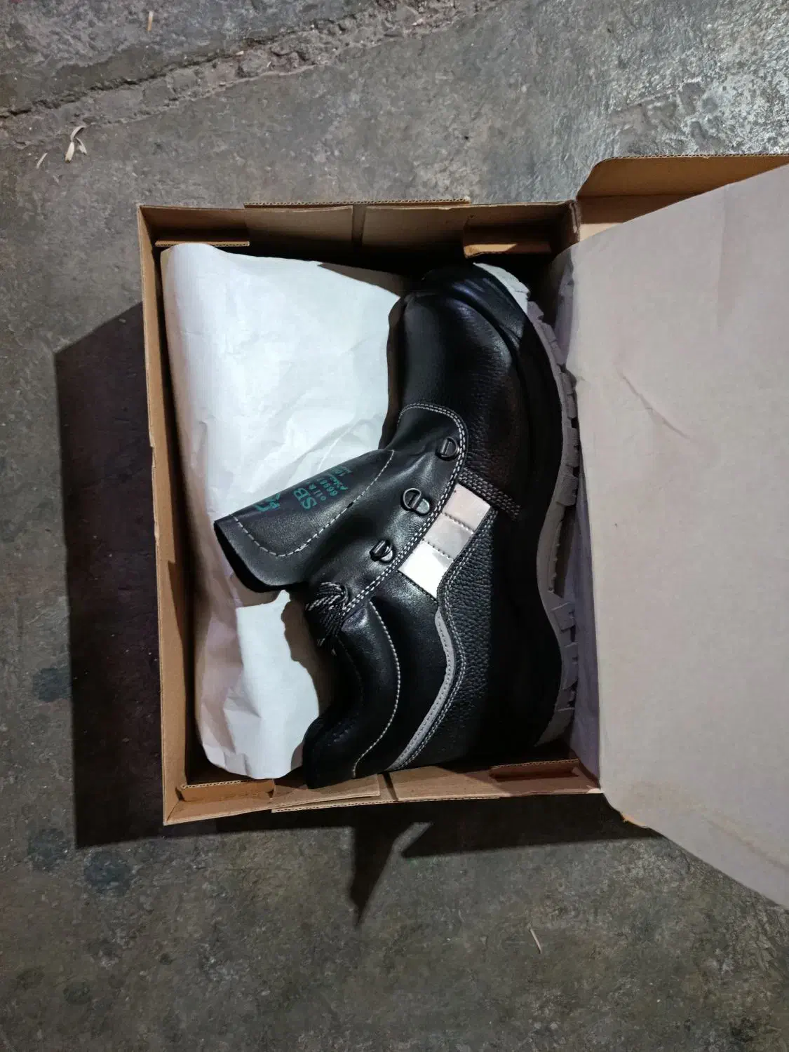 کفش کار(نو آکبند)|کیف، کفش، کمربند|کرمان, |دیوار