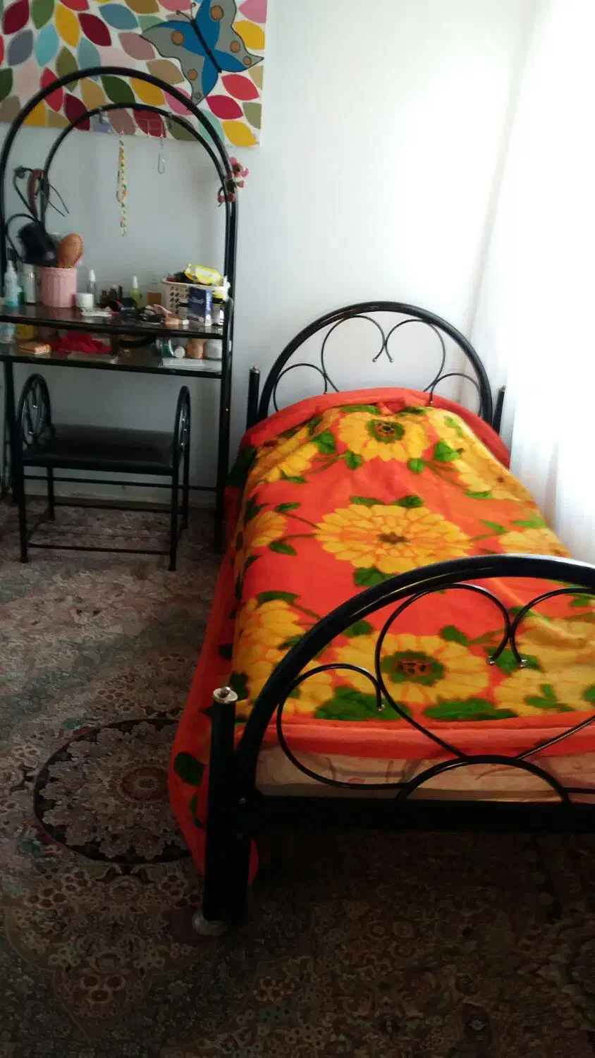 تخت ومیز توالت وصندلی ان محکم وزیبا|تخت و سرویس خواب|تهران, ایرانشهر|دیوار