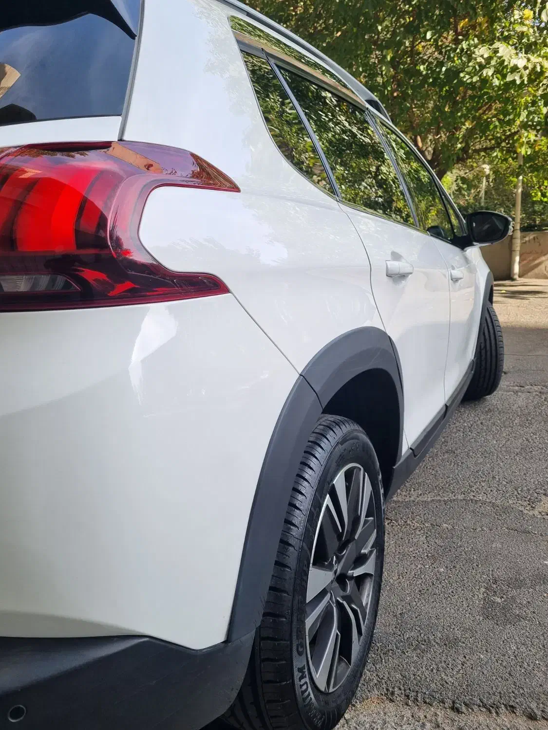 پژو ۲۰۰۸ مدل۹۸،کم کار،تمیز و نو|خودرو سواری و وانت|تهران, اوین|دیوار